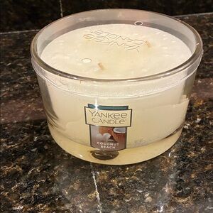 Yankee Candle Coconut Beach Cream Jar